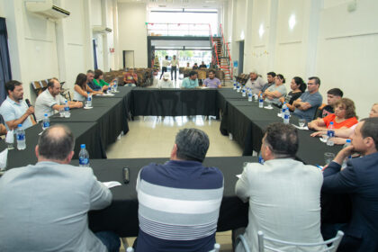 Sarmiento tuvo el primer conversatorio con sectores productivos