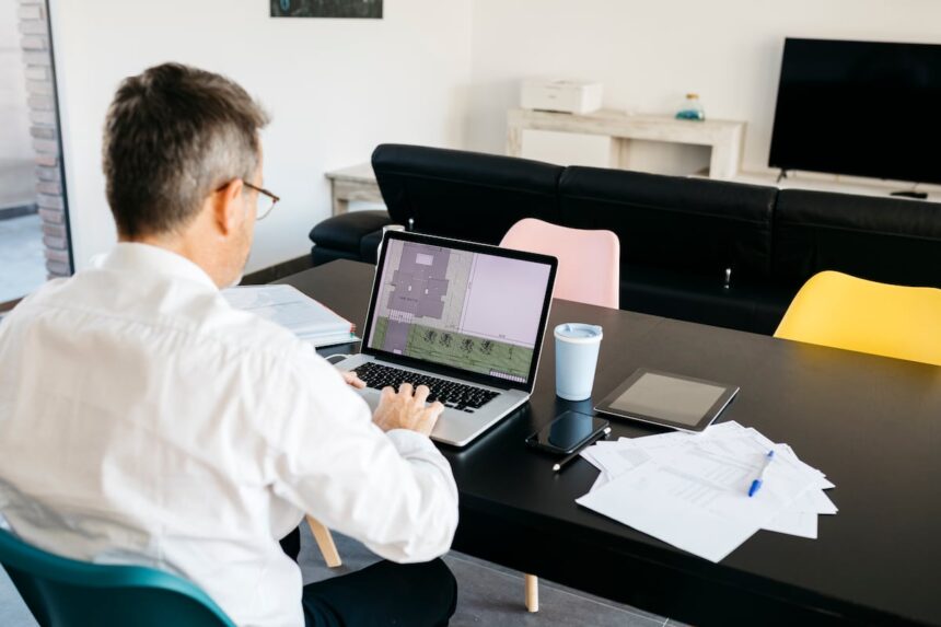 El trabajo híbrido provoca “estrés tecnológico” a los empleados: “Tienes que estar siempre” | Tecnología