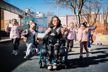 Explorer: el exoesqueleto que transforma el juego de niños con movilidad reducida.