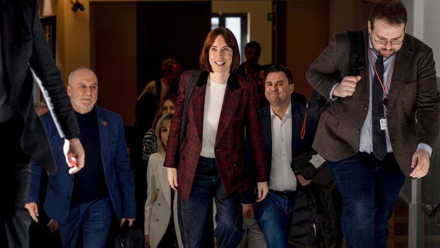 IA en la cuerda floja: Morant relanza ayudas tras polémica cancelación.