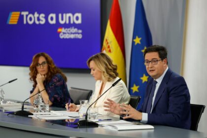 España regula la IA: ¿Fin a los ‘deepfakes’? Multas y etiquetado en la mira.
