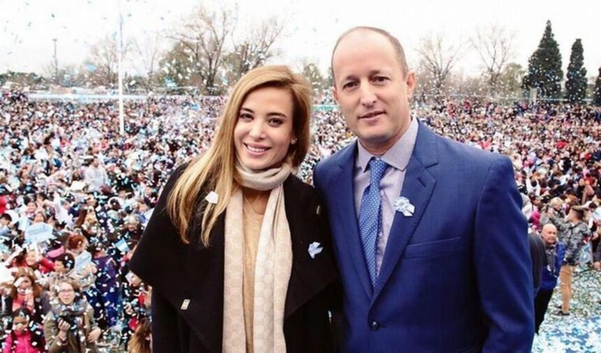 La Justicia le prohibió salir del país a Martín Insaurralde y Jesica Cirio: qué resolvió el juez