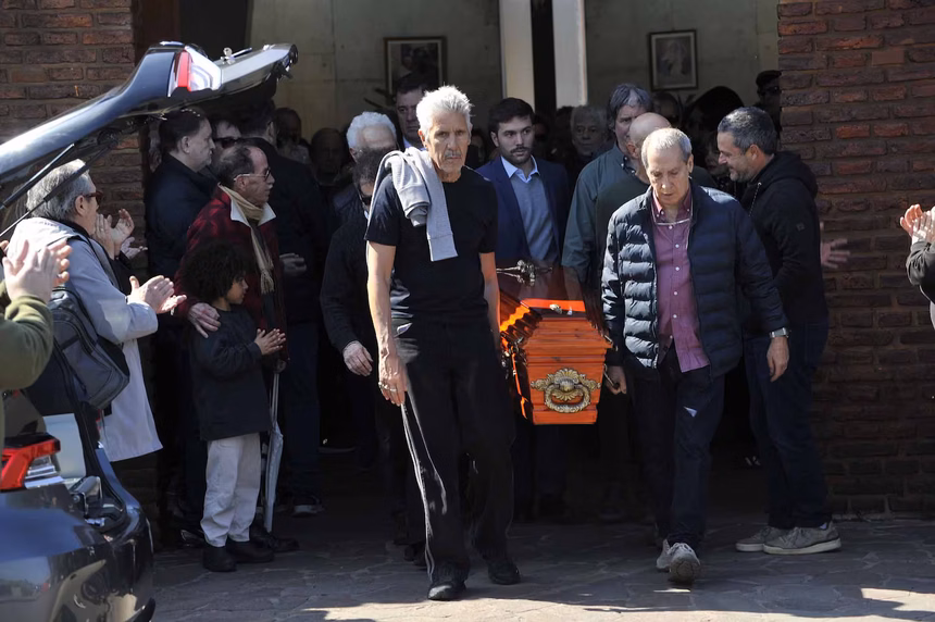 Último adiós a Miguel Zavaleta: referentes del rock nacional acompañaron la despedida