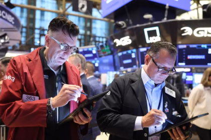El riesgo país superó los 710 puntos durante la rueda y los bonos argentinos cayeron