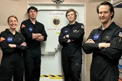 NASA: cuatro voluntarios cumplieron un año aislados para simular la vida en Marte