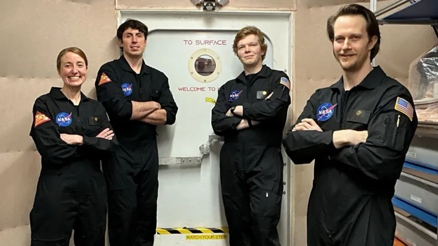 NASA: cuatro voluntarios cumplieron un año aislados para simular la vida en Marte