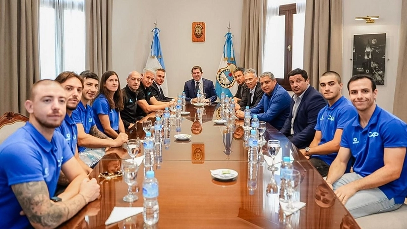 Marcelo Orrego recibió en Casa de Gobierno a integrantes de las selecciones argentinas de hockey sobre patines