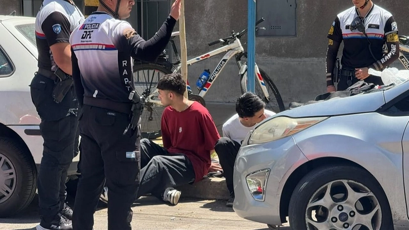 San Juan Capital Detuvieron a dos jóvenes con drogas tras una fuga en auto