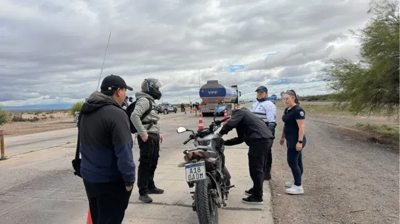 San Juan y Mendoza coordinaron controles de vehículos y documentación en San Carlos