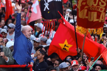 Brasil: Lula adelantó los pagos de Bolsa Familia antes del balotaje y lo atribuyó a El Niño