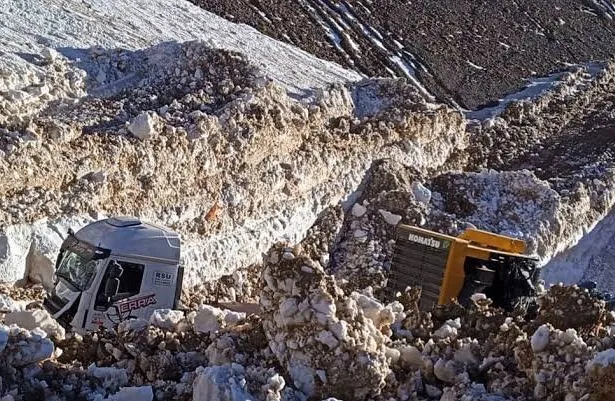 Un gigante fuera de control en la cordillera: el impactante incidente camino al proyecto Vicuña