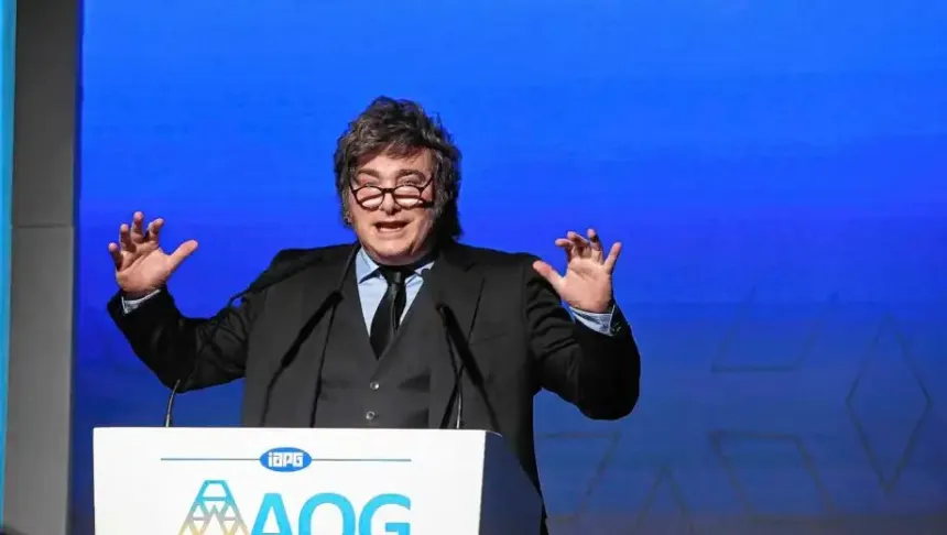 Milei tiene una cita esta noche: dónde cenará, con quiénes y qué se espera de su discurso