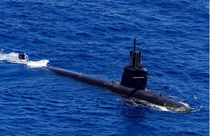 Los padrinos de los submarinos: dos potencias europeas compiten por quedarse con el contrato