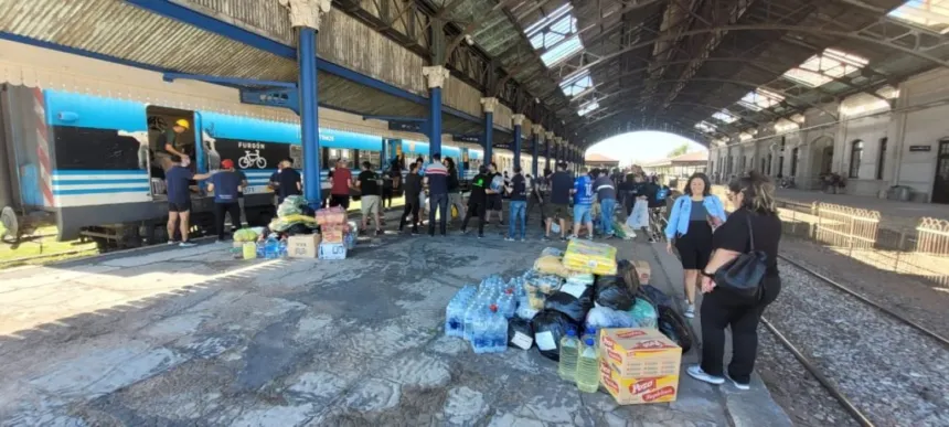 El Tren Solidario vuelve a San Juan con alimentos, voluntarios y coches históricos
