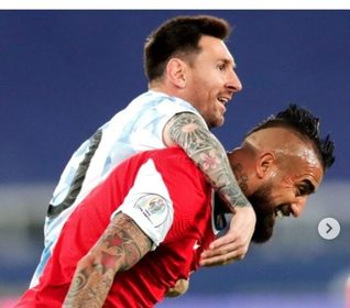 Arturo Vidal despidió a Messi con una frase contundente: “El mejor de la historia, extraterrestre”