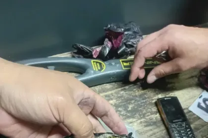 San Juan: detectaron un celular escondido en el zapato de una visita al penal