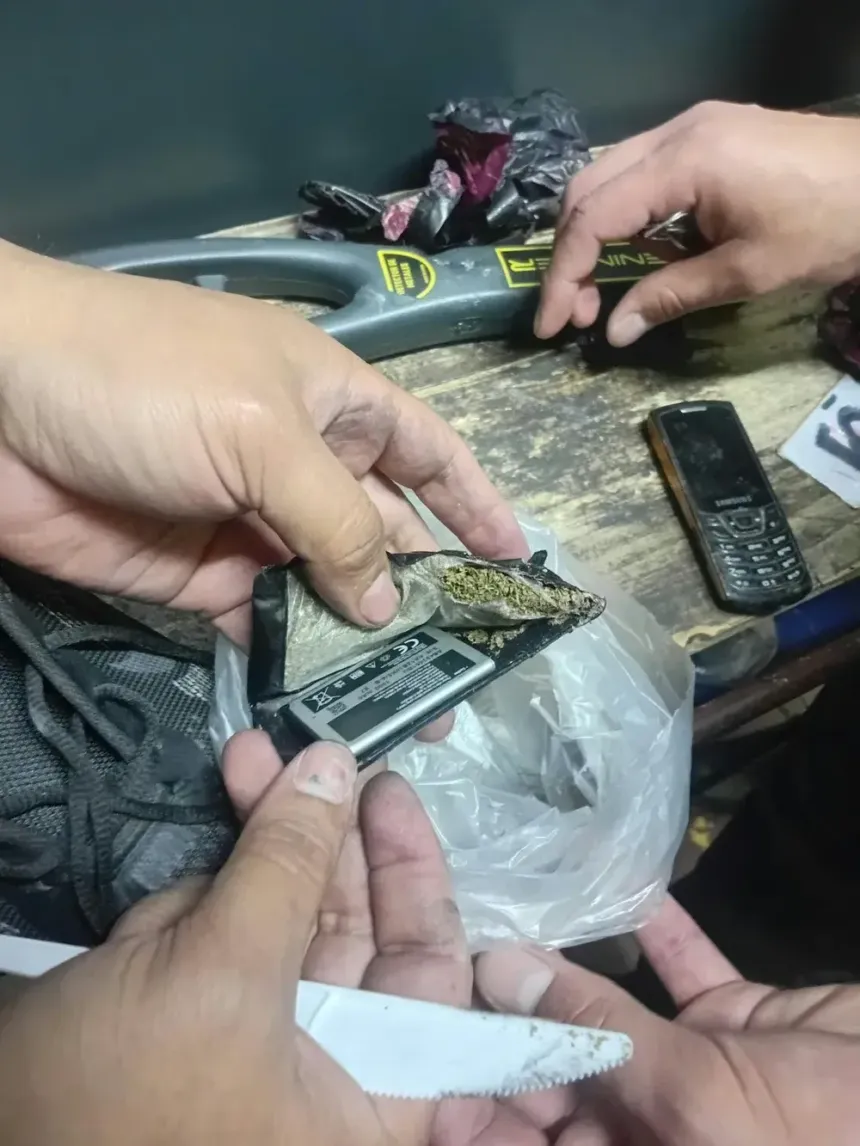 San Juan: detectaron un celular escondido en el zapato de una visita al penal