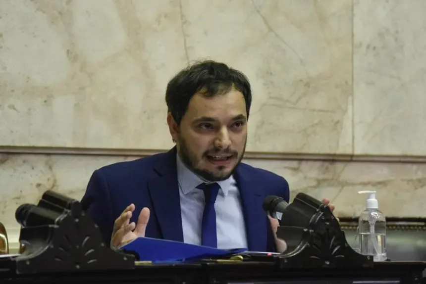 Un diputado de Mendoza propone restringir celulares y cobrar un arancel carcelario