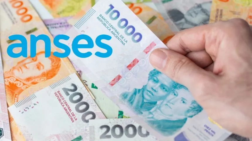 Logo de ANSES sobre billetes argentinos