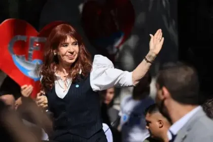 Casación revisa si unifica los juicios por Hotesur y Los Sauces contra los Kirchner
