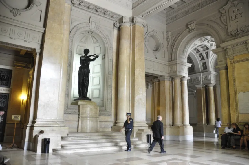 Hall del Palacio de Tribunales de Buenos Aires, sede de la Corte Suprema.