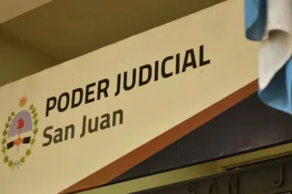Cartel del Poder Judicial de San Juan en la entrada de los tribunales.