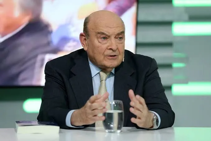 El nuevo dardo de Cavallo a Milei: habló de “sobreajuste” y falta de horizonte cambiario