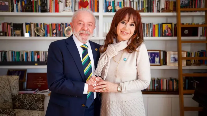 “Lula tuvo su 17 de Octubre”: Cristina Kirchner celebró el triunfo en Brasil y Santiago Caputo reaccionó