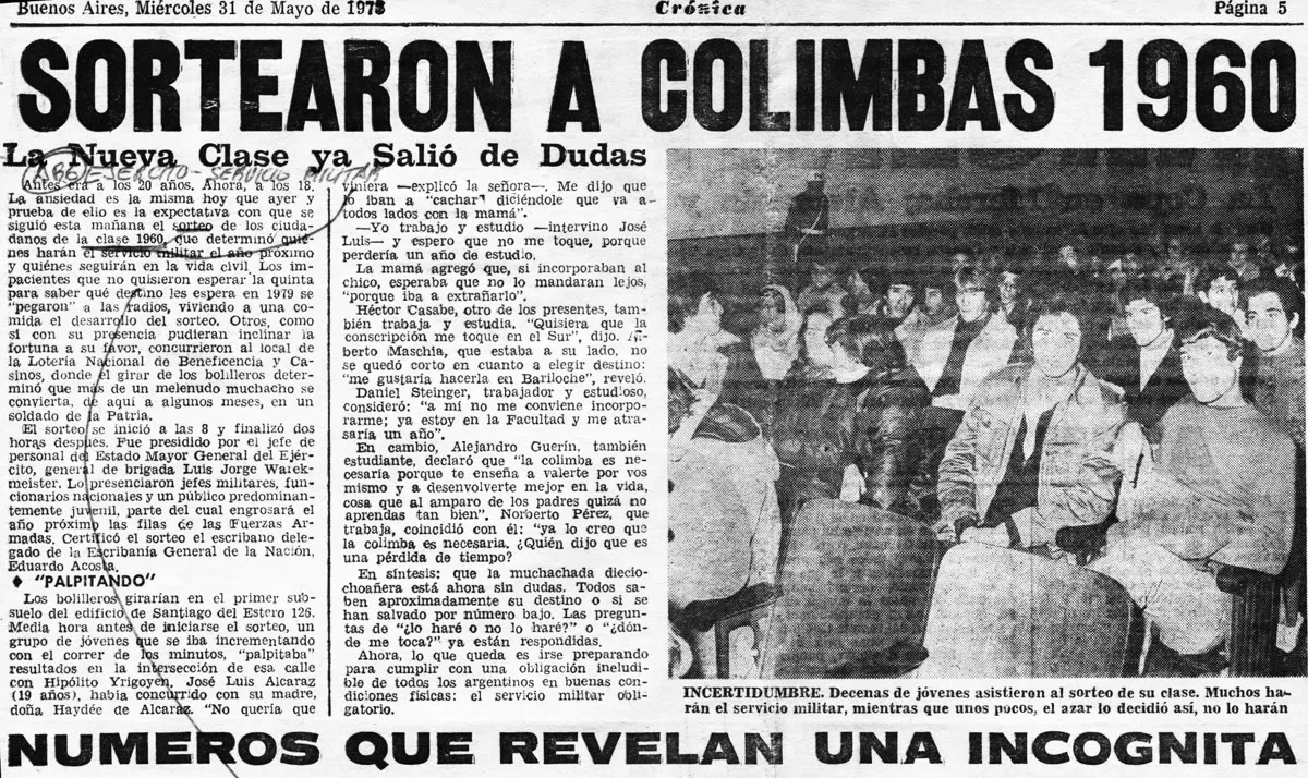 Página de diario con el título «Sortearon a colimbas 1960» y fotos de jóvenes en la Lotería Nacional.