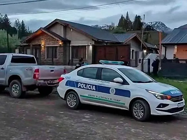 La casa del horror en Esquel: un bioquímico fue detenido y rescataron a una mujer y tres niños