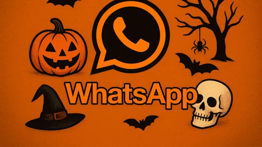 Logo de WhatsApp rodeado de motivos de Halloween, como una calabaza, murciélagos y una calavera.