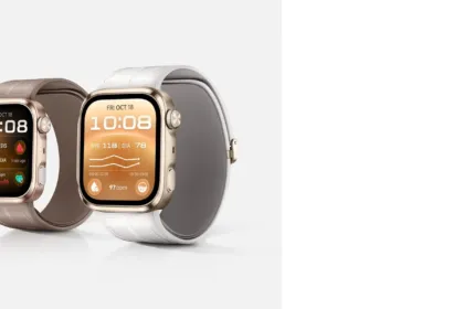 Dos relojes inteligentes muestran datos de presión arterial y pulso.