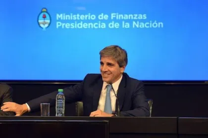 Canje de deuda: el Gobierno postergó pagos millonarios y busca frenar la presión sobre el dólar
