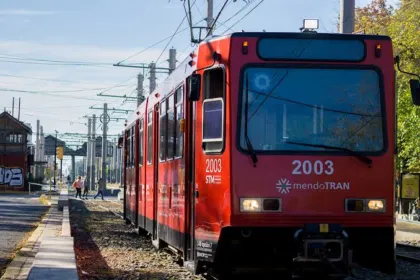 Mendoza: El Metrotranvía iniciará pruebas en Godoy Cruz antes de habilitar el recorrido a Benegas