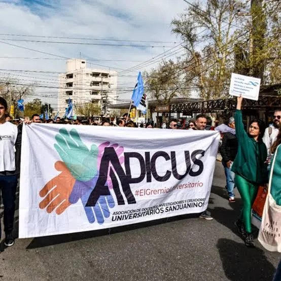 ADICUS anunció un paro docente universitario del 28 de octubre al 3 de noviembre