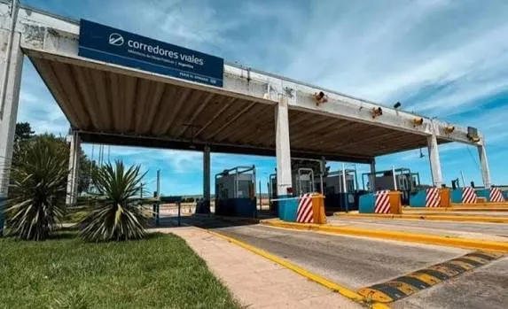 Todo aumenta y esto también: los peajes subieron más del 100% en rutas privatizadas por Milei