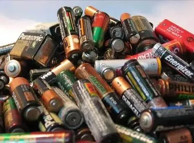 Caucete se saca las pilas y apuesta al reciclaje tecnológico: qué reciben y dónde