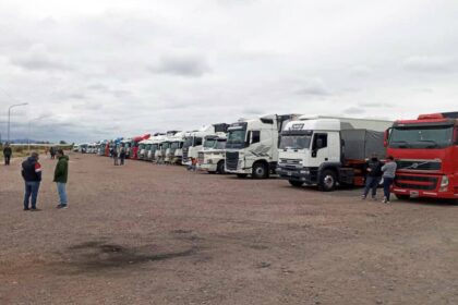 Camioneros con aumento confirmado: cuánto cobrarán desde octubre y cómo queda el bono de $1.200.000