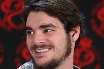 El actor RJ Mitte