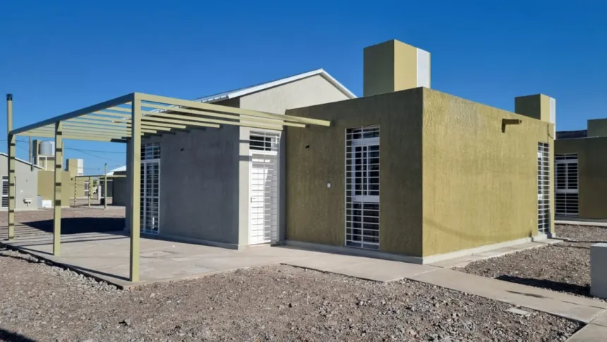 Viviendas nuevas terminadas en un barrio de San Juan.