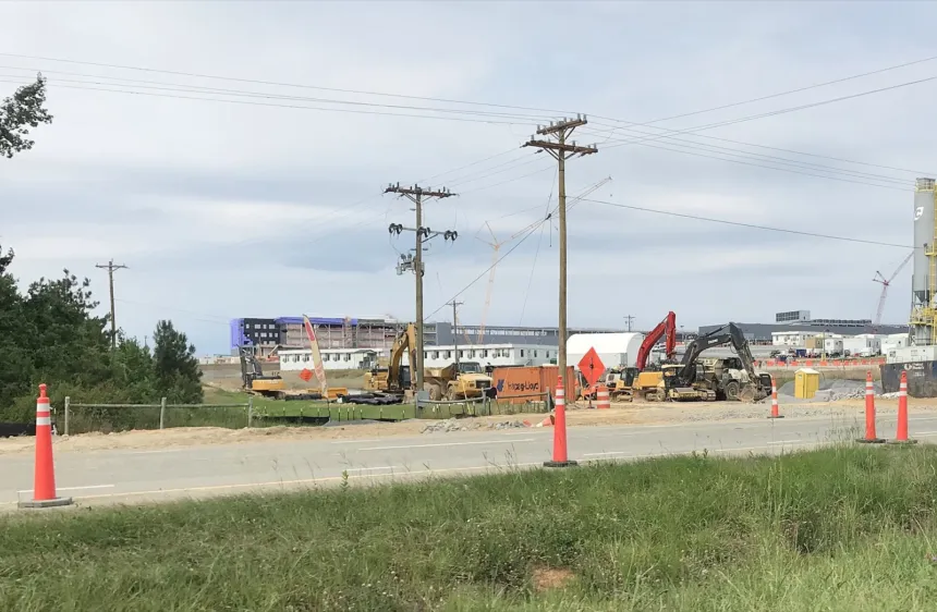 Obras en una planta de fabricación de semiconductores en Carolina del Norte.