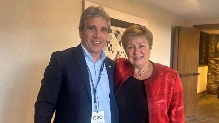 “Un disparate total”: Milei negó cambios en Economía y ratificó a Caputo